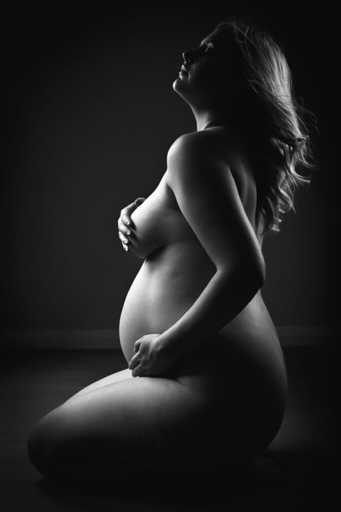 Silhouette maternity portrait, black and white